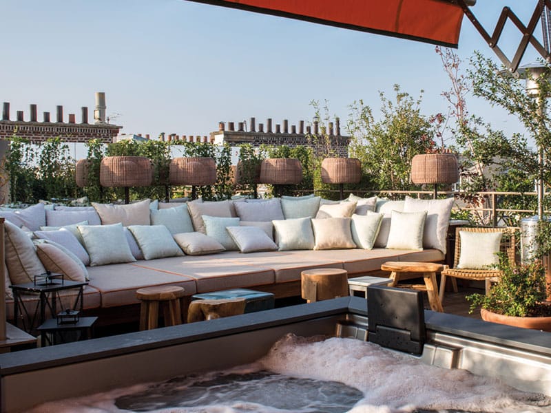 Brach Hotel Paris sofa pool