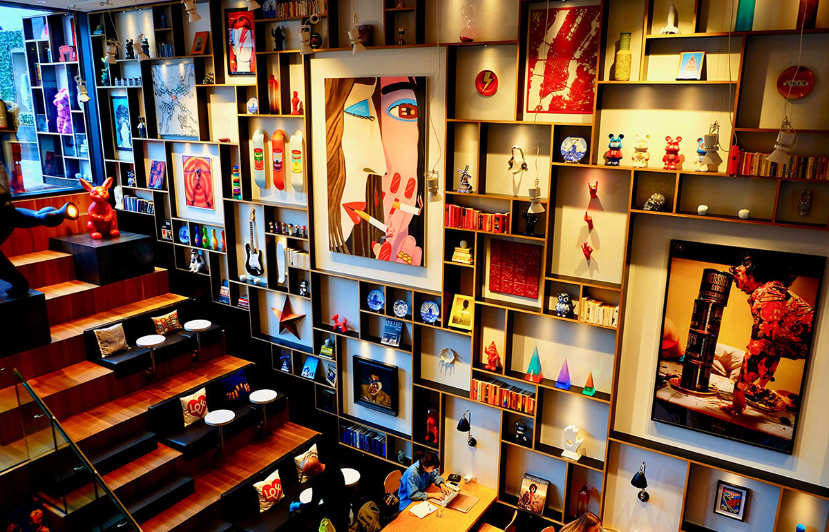 THE CITIZENM INTERIOR HALL