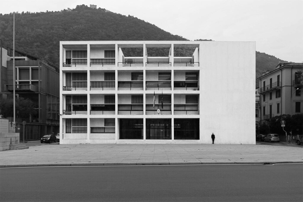 Lampoon, Casa del Fascio in Como by Giuseppe Terragni