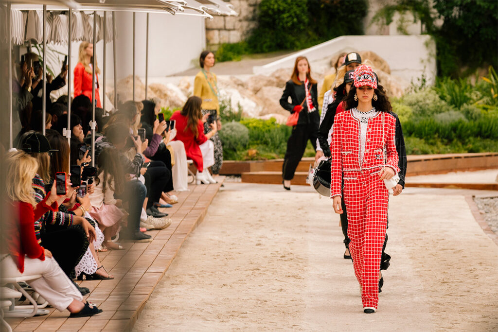 Hold by the poolside of the Monaco Beach hotel - Chanel Cruise