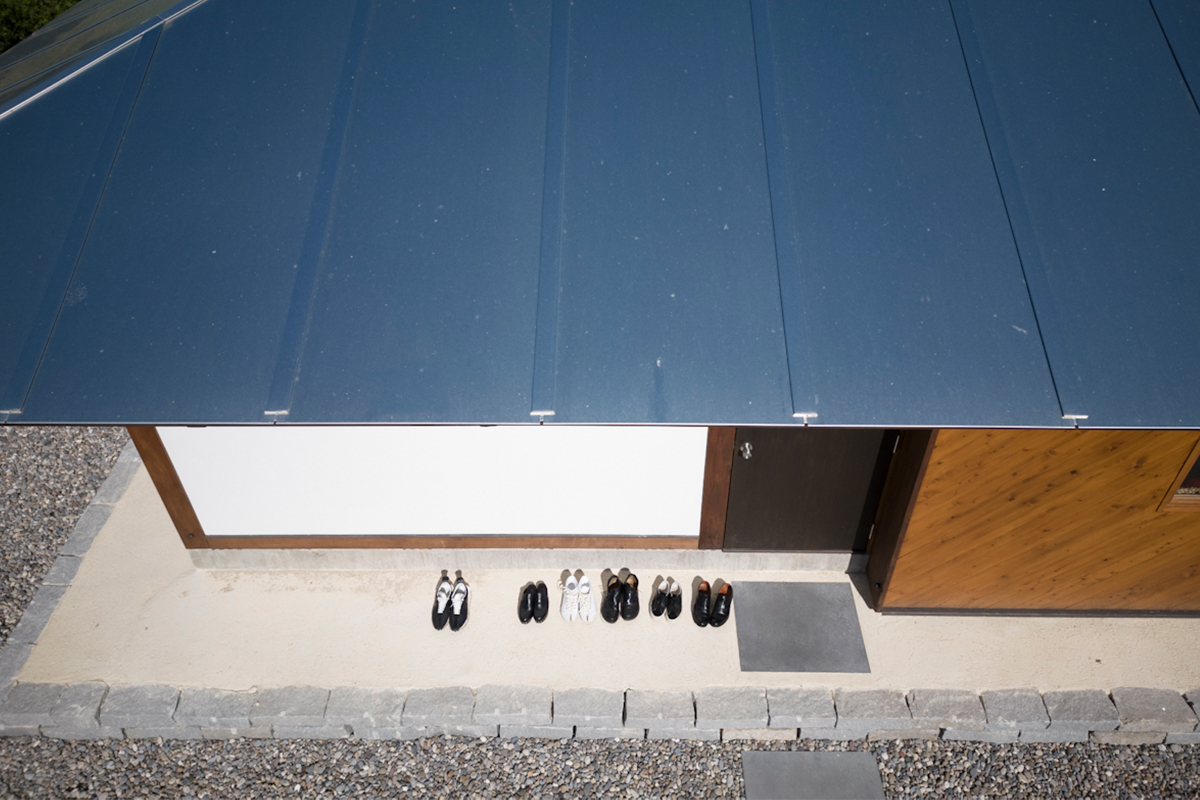 Umbrella House, Vitra Campus, June 2022, photo credits Julien Lanoo, the roof
