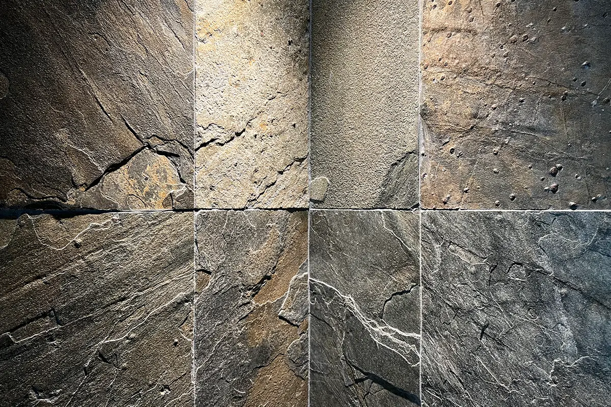 Hotel de Len, Cortina d'Ampezzo - detail of the material used for the shower